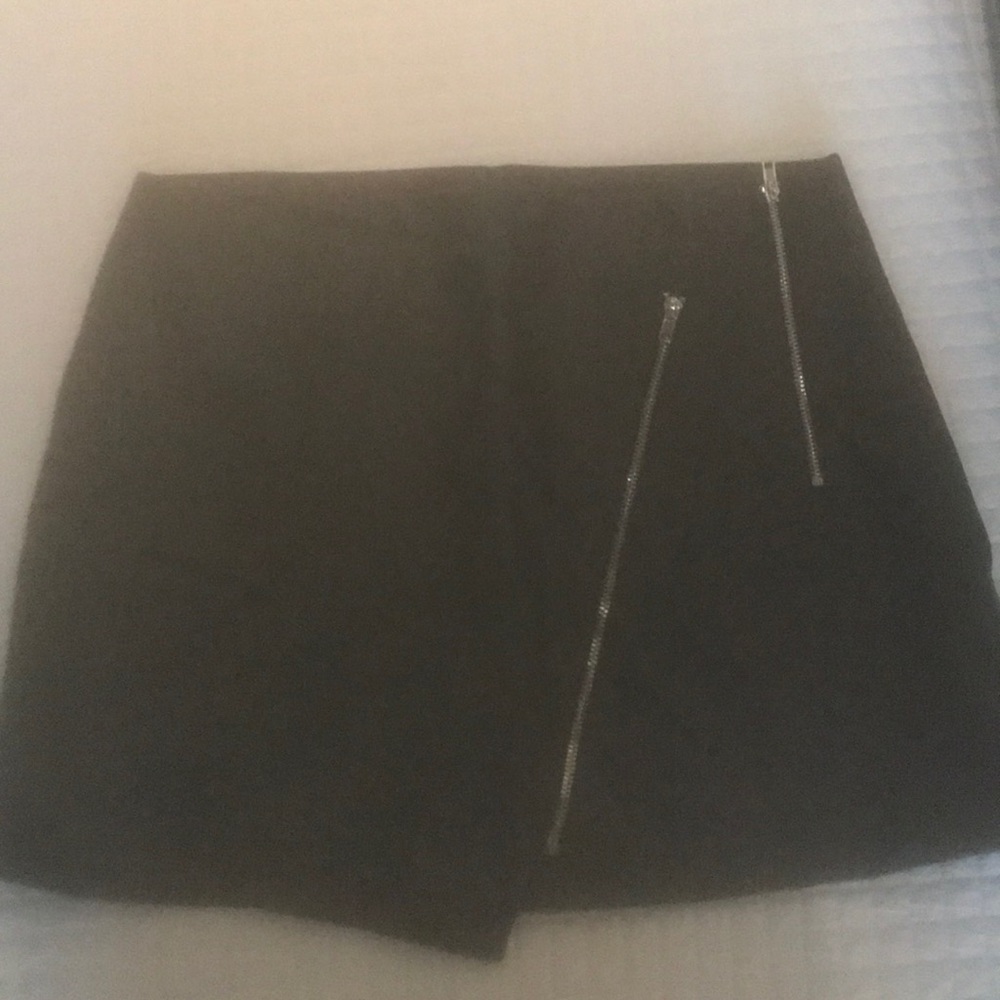 Faux leather zipper envelope skirt